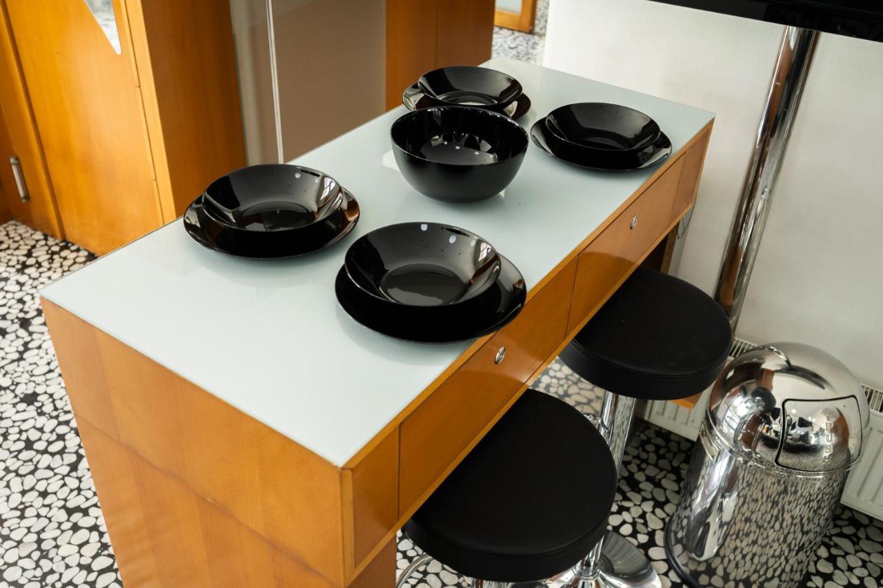 Hostel Hospitality House - H H H Любляна Экстерьер фото