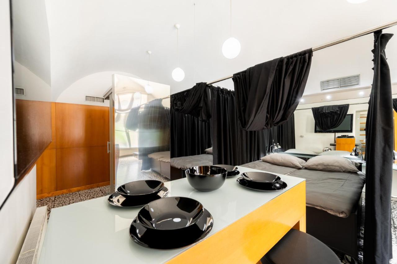 Hostel Hospitality House - H H H Любляна Экстерьер фото