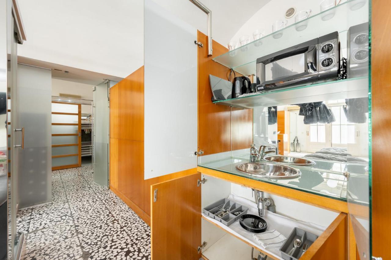 Hostel Hospitality House - H H H Любляна Экстерьер фото